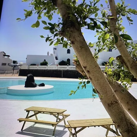 Cosy Vue Piscine, Wifi, A 500 M Costa Teguise