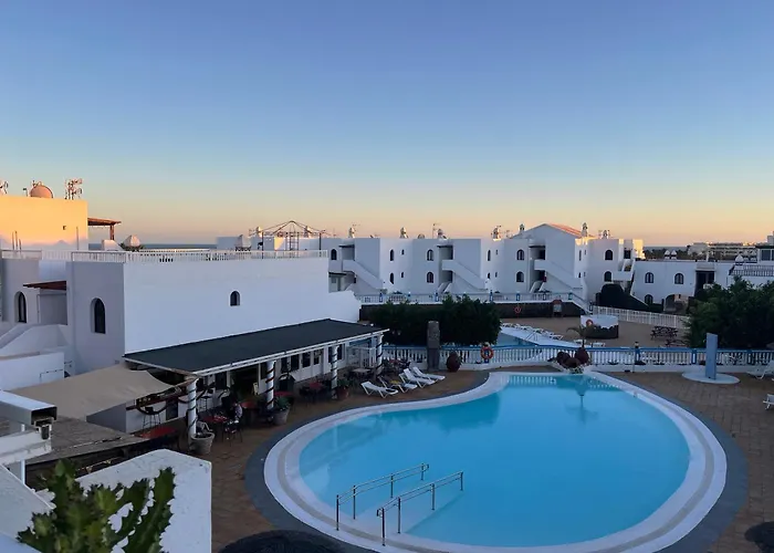 Cosy Vue Piscine, Wifi, à 500 M Costa Teguise