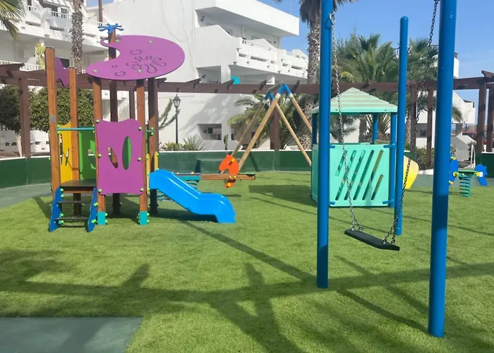 Cosy Vue Piscine, Wifi, A 500 M Costa Teguise